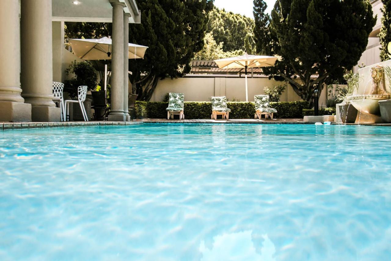 Villa Via Executive Suites With Power Back-Up Sandton Exterior foto
