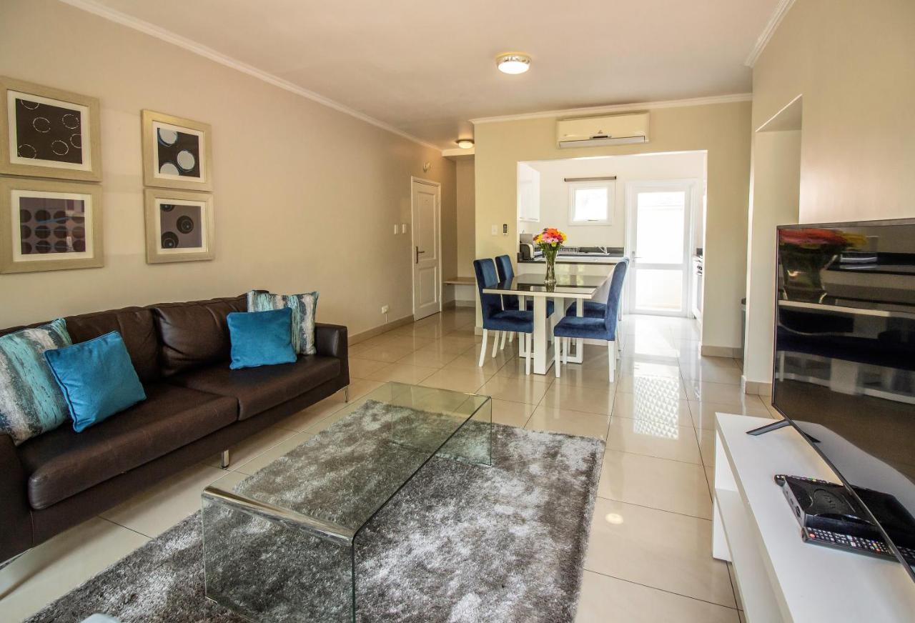 Villa Via Executive Suites With Power Back-Up Sandton Exterior foto