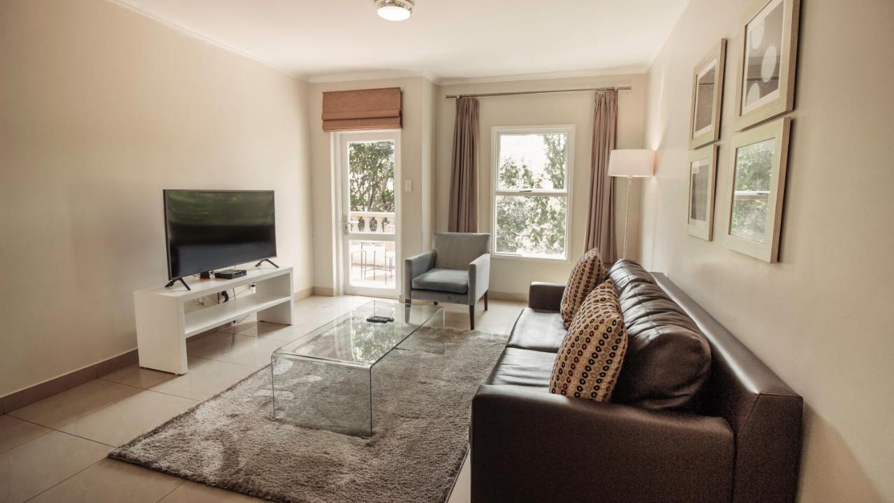 Villa Via Executive Suites With Power Back-Up Sandton Exterior foto