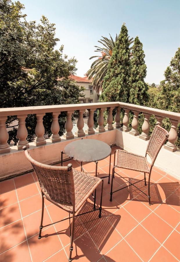 Villa Via Executive Suites With Power Back-Up Sandton Exterior foto