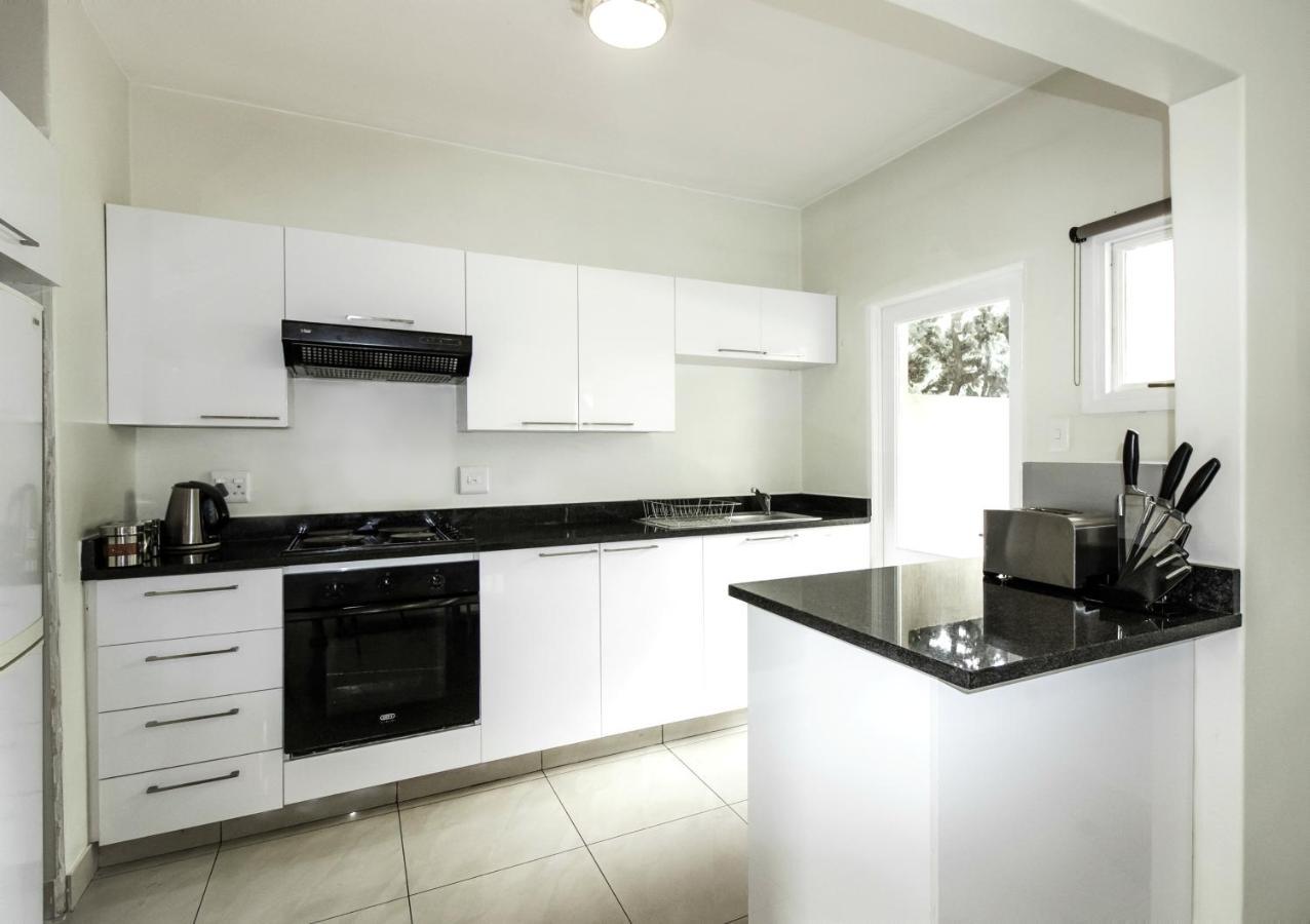 Villa Via Executive Suites With Power Back-Up Sandton Exterior foto