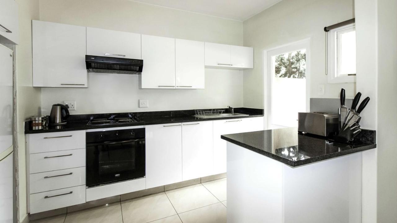 Villa Via Executive Suites With Power Back-Up Sandton Exterior foto
