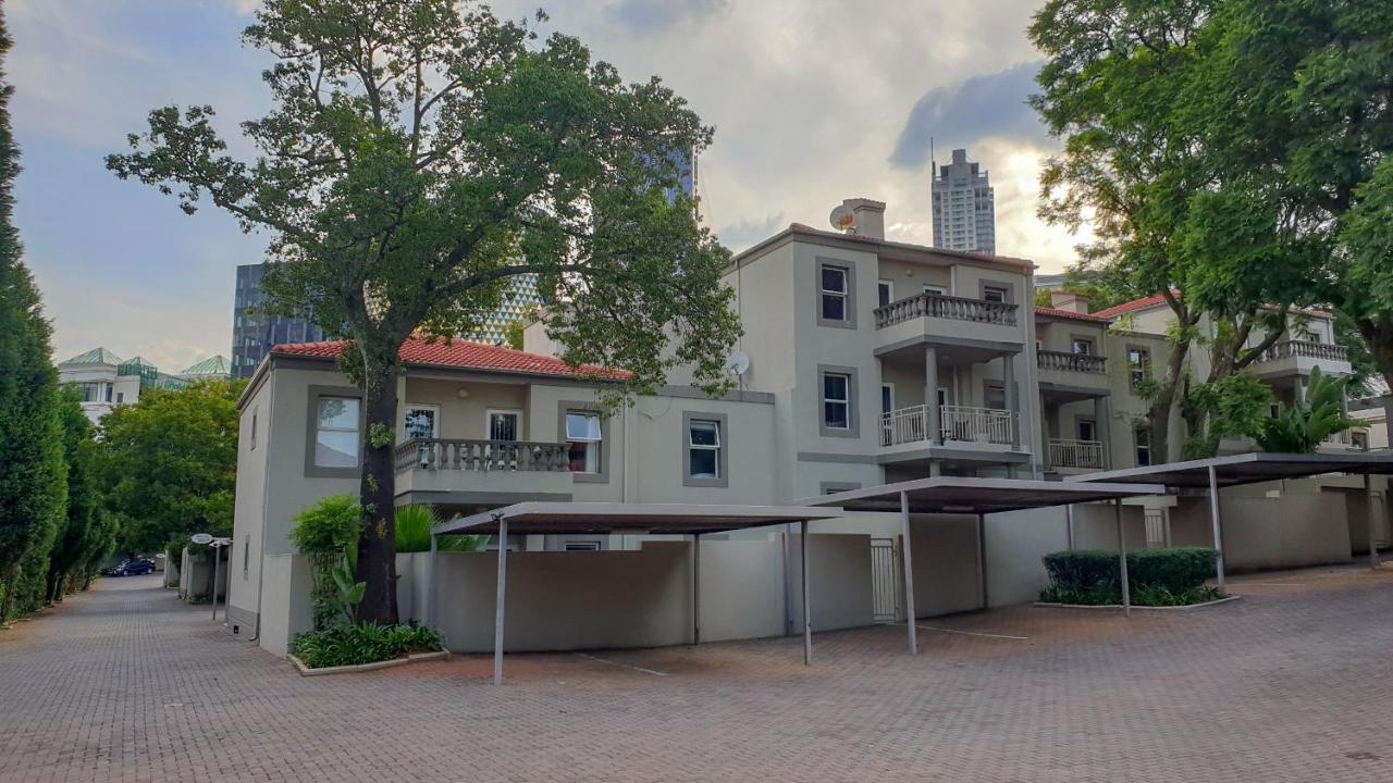 Villa Via Executive Suites With Power Back-Up Sandton Exterior foto