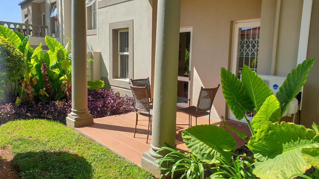 Villa Via Executive Suites With Power Back-Up Sandton Exterior foto